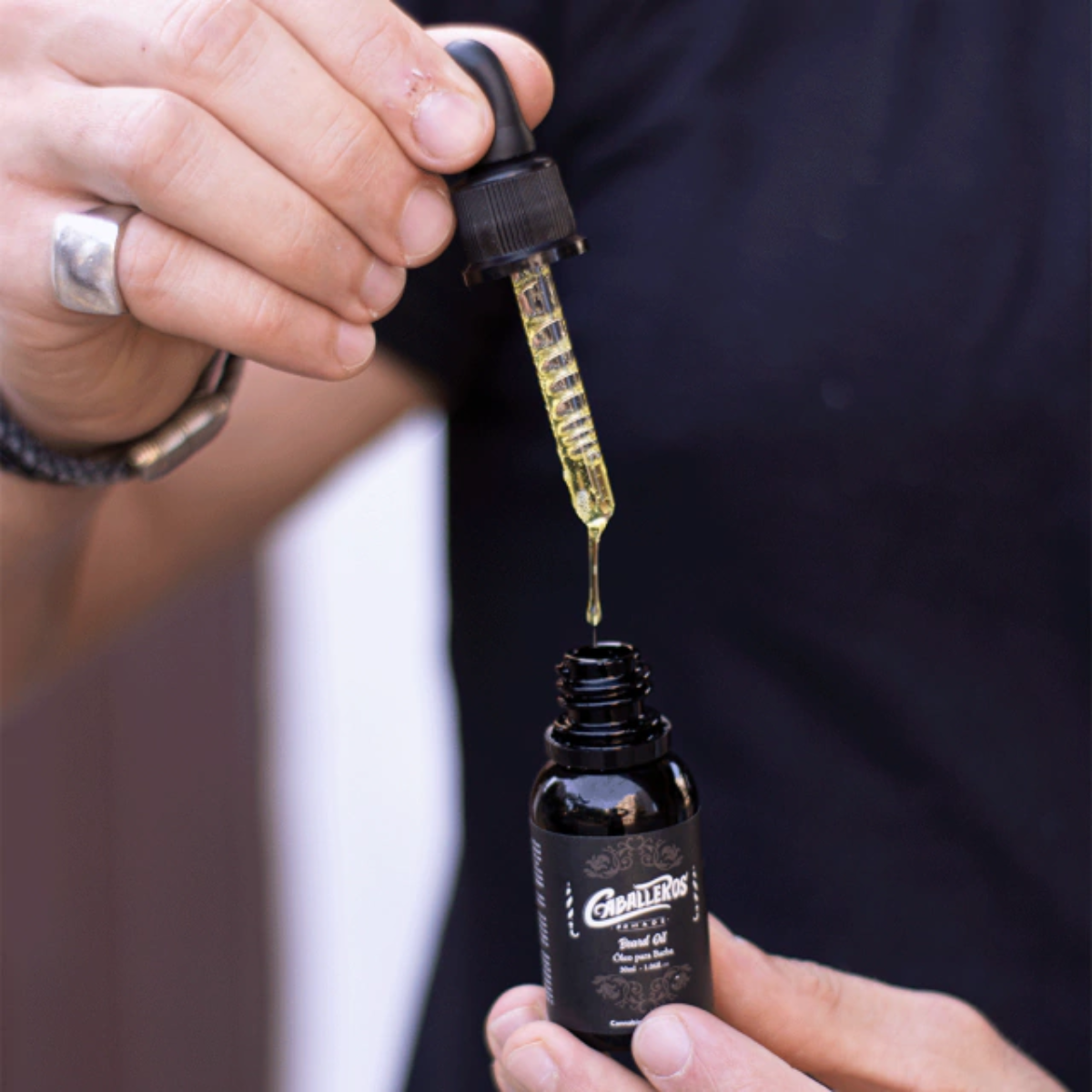 Óleo Hidratante Para Barba Beard Oil Caballeros 30ml